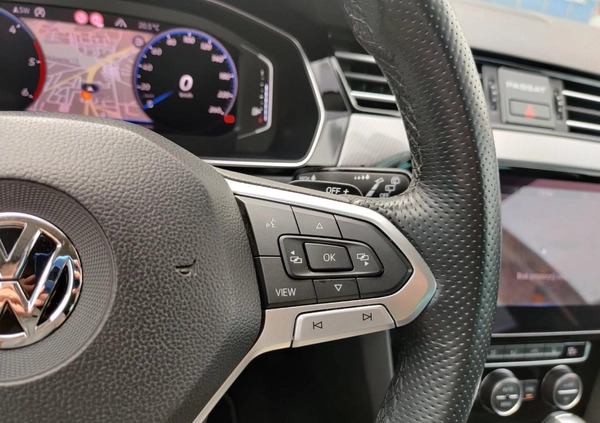 Volkswagen Passat cena 125900 przebieg: 119702, rok produkcji 2019 z Mońki małe 211